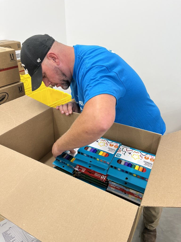 JeanRenk's tweet image. Duke Energy volunteers are busy today, helping to get students back to school. United Way of Johnson Cty provides Johnson Cty students with school supplies for Fast Track.