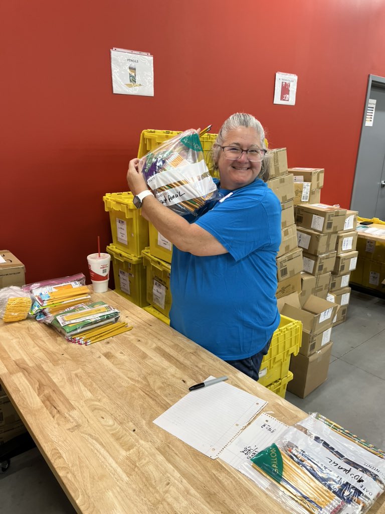 JeanRenk's tweet image. Duke Energy volunteers are busy today, helping to get students back to school. United Way of Johnson Cty provides Johnson Cty students with school supplies for Fast Track.