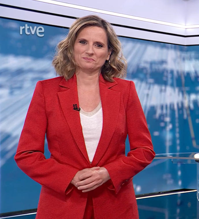 Especial informativo esta noche tras el <a href="/telediario_tve/">Telediarios de TVE</a> para analizar los sucesos de Torre Pacheco.

🔹En <a href="/La1_tve/">La 1</a> y <a href="/rtveplay/">RTVE Play</a>, de 21:45 a 22:45 horas, con Marc Sala y Ana Roldán, y periodistas desplazados en la zona.

Y después, gran estreno de 'Dog House'.