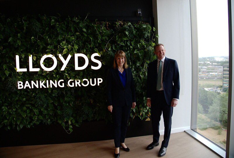 RachelReevesMP's tweet image. The Leeds Reforms - named after one of our financial services' hubs and a city I'm proud to represent - will deliver the biggest package of reforms to financial services regulation in a decade.
Kickstarting economic growth and putting more pounds in people's pockets.