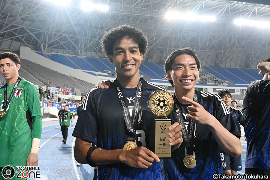 🟣広島サポの皆さまへ🟣 広島組6人でトロフィーショット🏆 川辺駿がMVP