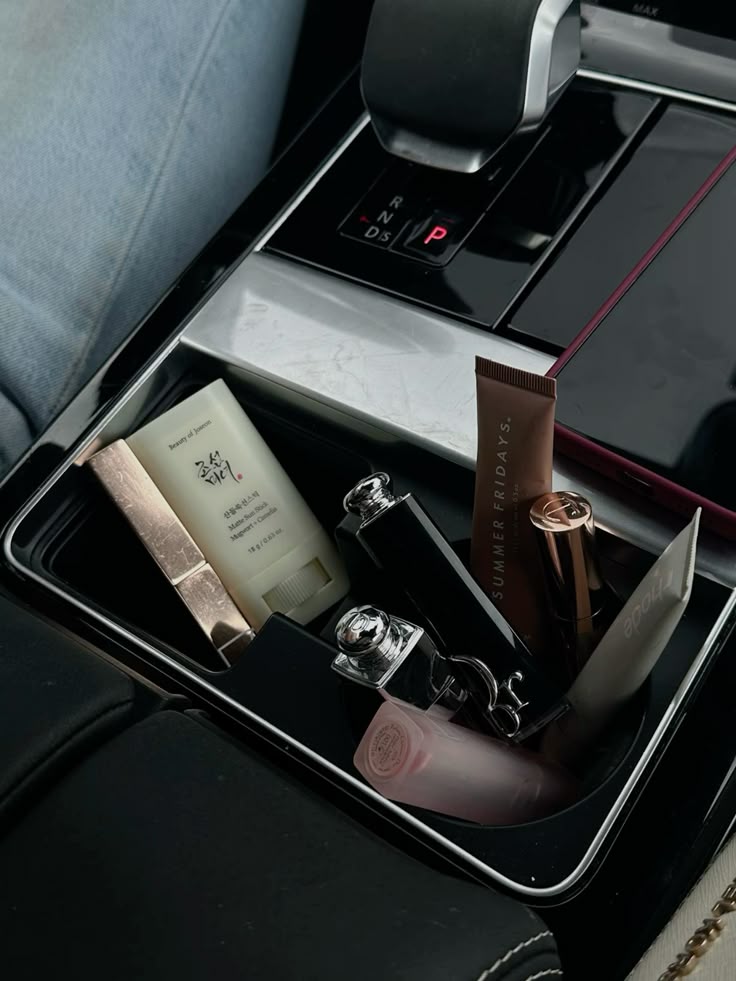 ceelasylviaa's tweet photo. a girl's car https://t.co/NikFXVEwiz