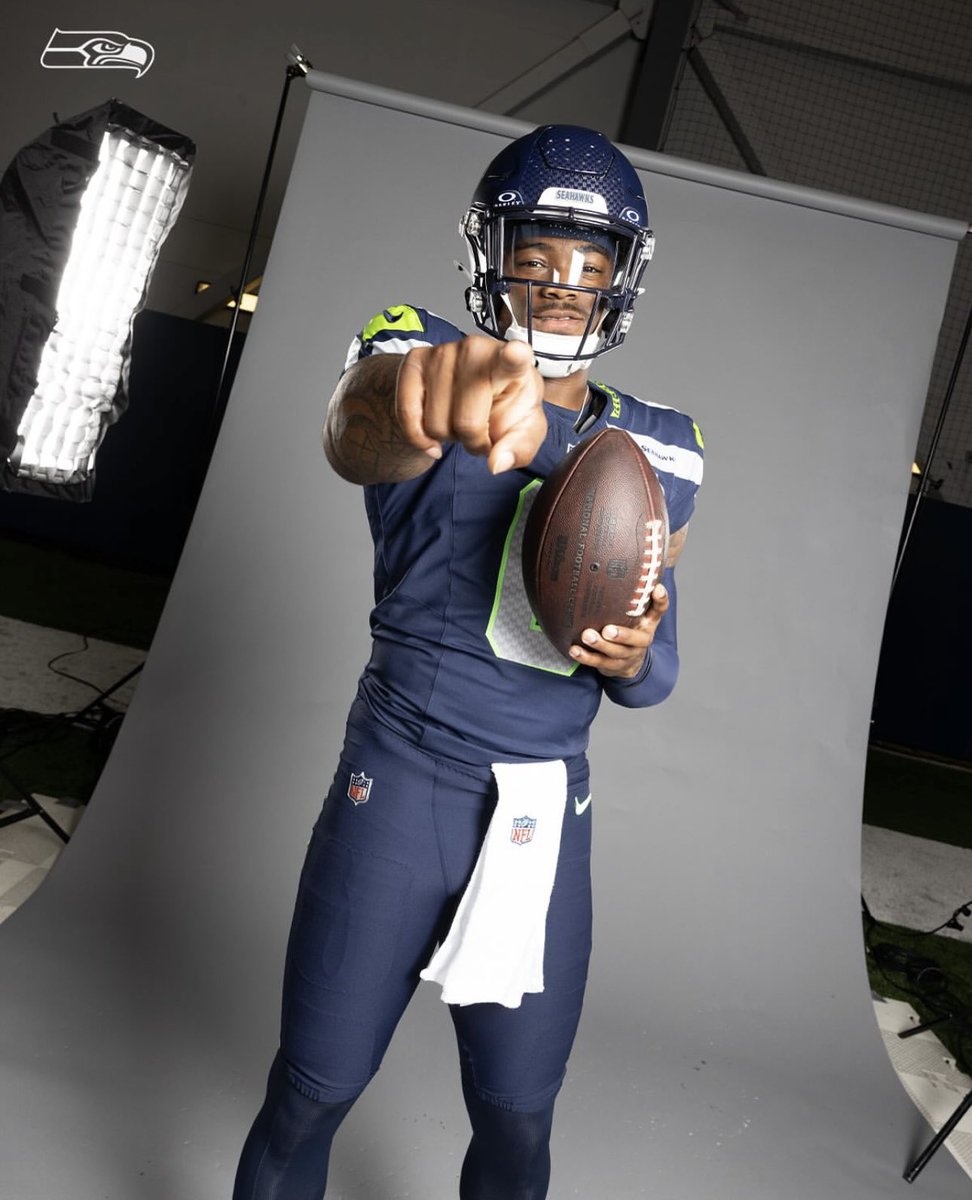 All smiles in Seattle from <a href="/JalenMilroe/">Jalen Milroe</a> 😁

📸 via: <a href="/Seahawks/">Seattle Seahawks</a>