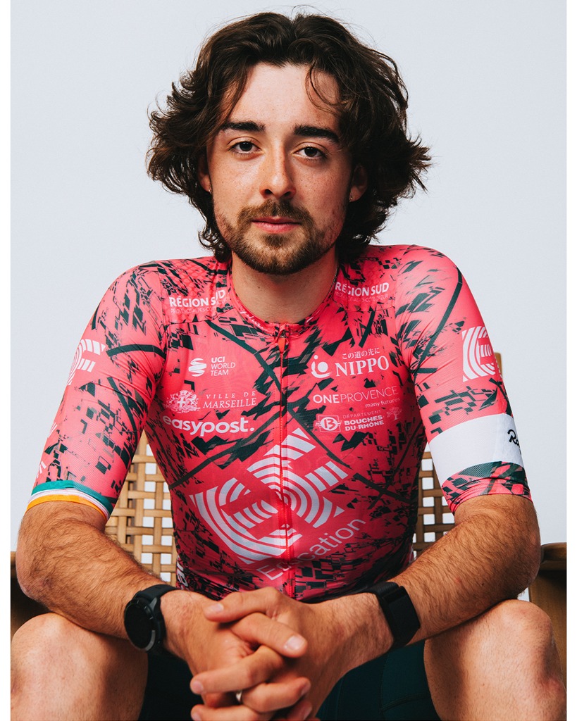 🚵‍♂️🇮🇪Ben Healy es la imagen del esfuerzo en carrera
"THE YOUNG IRISHMAN"

El irlandés Ben Healy es el ciclista de moda que nos ha robado el corazón a todos los aficionados y no sólo por lo de ayer, sino también por una trayectoria que va calando hondo entre los seguidores 
⬇️