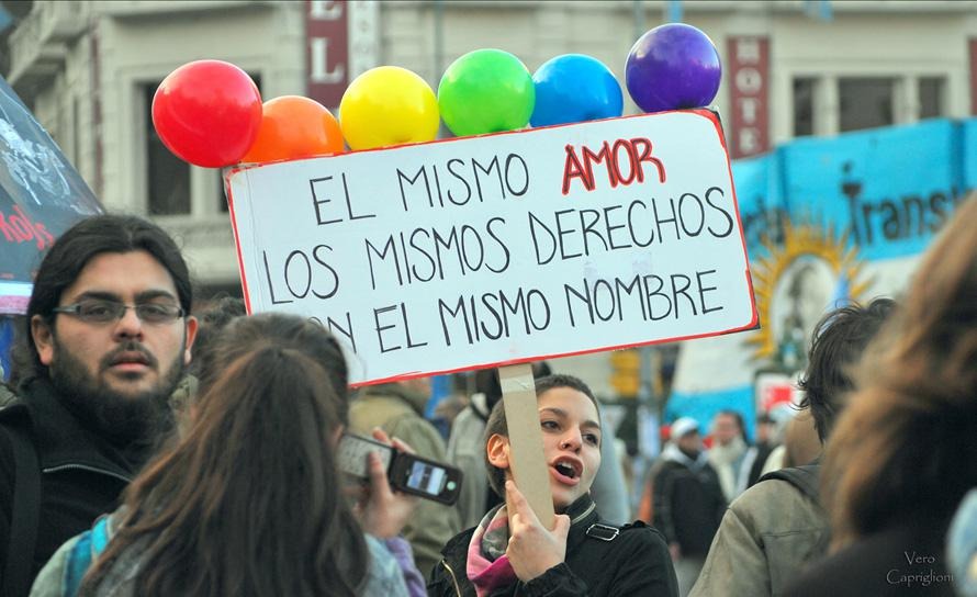 EdgardoDepetri's tweet image. Hace 15 años se sancionaba la Ley de Matrimonio Igualitario. El proceso de ampliación de derechos que vivió el país durante los mandatos de Néstor y Cristina cobra aún más valor visto en perspectiva. Millones de argentinos y argentinas tienen una vida mejor gracias a esos logros.