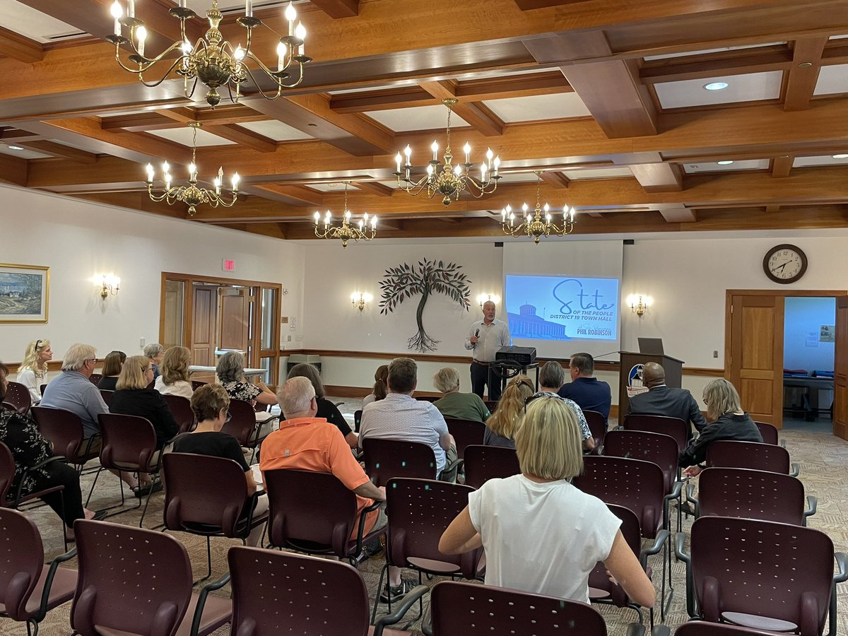 RepPhilRobinson's tweet image. After a short break, we’re back — and Brecksville showed up big last night! Grateful for the strong community engagement and Mayor Kingston. Next stop Seven Hills on July 21st.