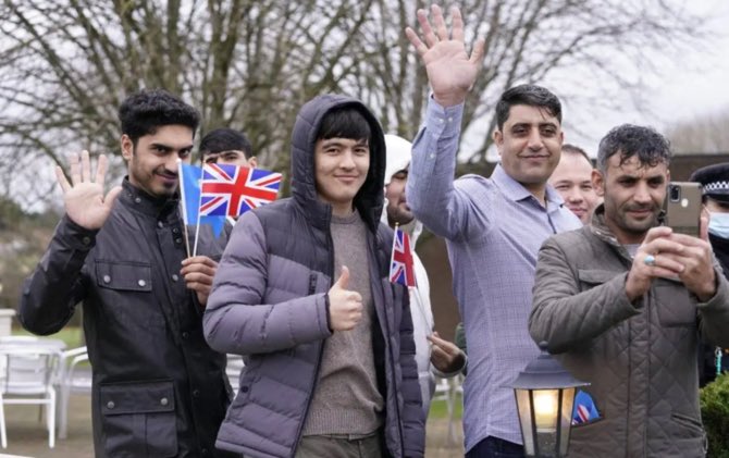 We are beyond fucked. 

There’s no turning this around. 
No voting our way out of it.

Even the fucking GOVERNMENT are people-smugglers now.

RIP England 🏴󠁧󠁢󠁥󠁮󠁧󠁿