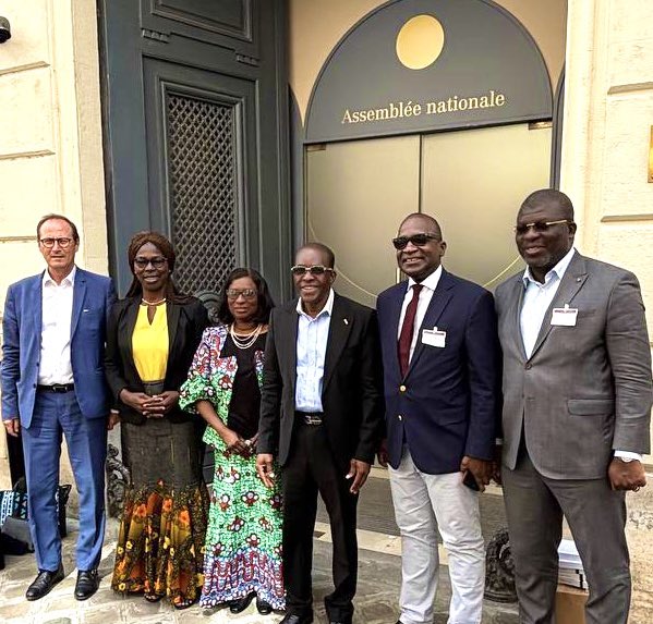 bruno_fuchs's tweet image. 🇫🇷🇬🇭 Honoré d’échanger avec @askbagbin, président du Parlement du #Ghana
Dans un contexte de rapports de force entre nations, nous partageons l’urgence d’un multilatéralisme au service de la paix, où la #francophonie est un levier pour faire vivre droit, dialogue et coopération.