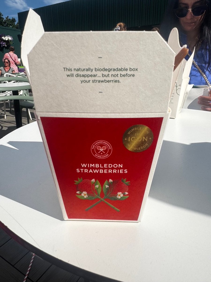 Wexham_School's tweet image. Our #wimbledon2025 Trip Highlights:
We saw @iga_swiatek training before she headed onto Centre Court for the #LadiesFinal – a real once-in-a-lifetime moment!
🍓 Of course, we couldn’t leave without enjoying a portion of strawberries and cream – the ultimate #Wimbledon tradition.