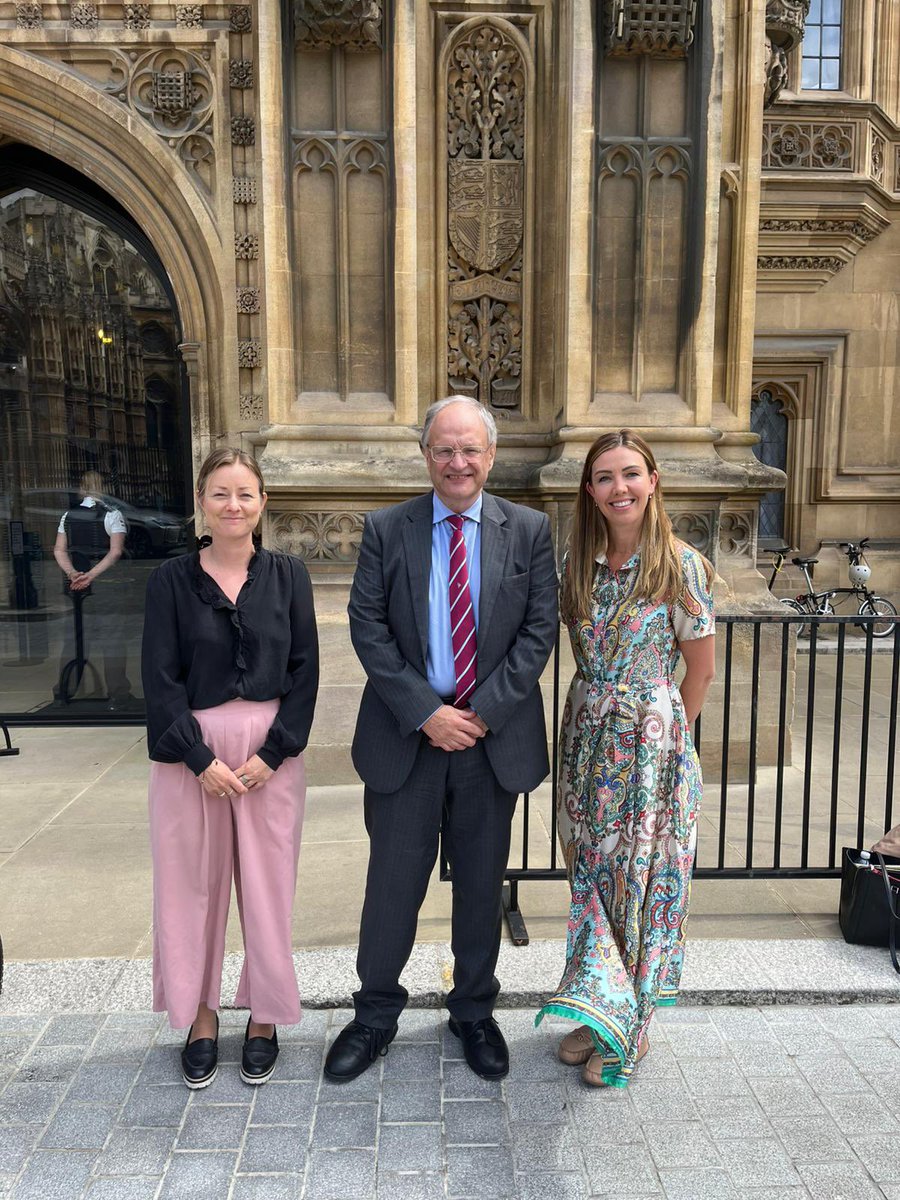 LordWeirDUP's tweet image. Great to meet this morning to discuss he report on Peripheral Arterial Disease(PAD). PAD is be a terrible condition often leading to limb amputation and even death but can be prevented or reversed if diagnosed early. It impacts on vast numbers of people but public awareness….