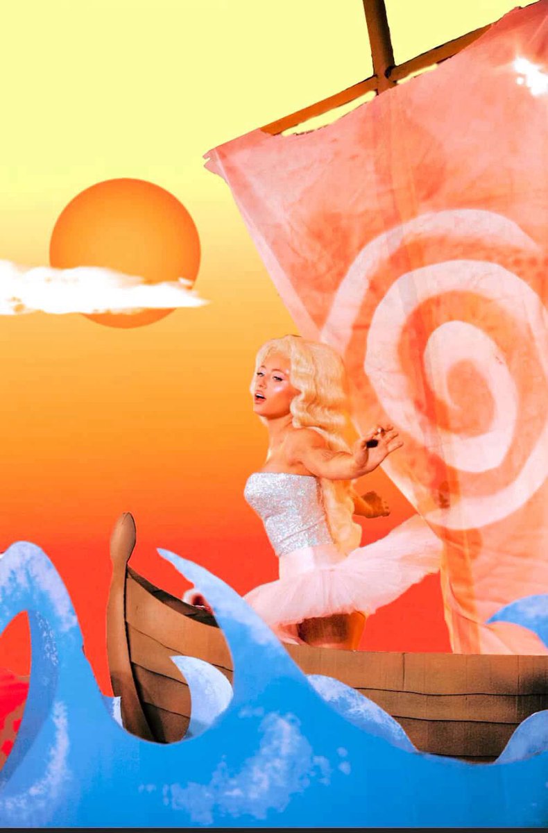 🌺 First look at the “no one” music video