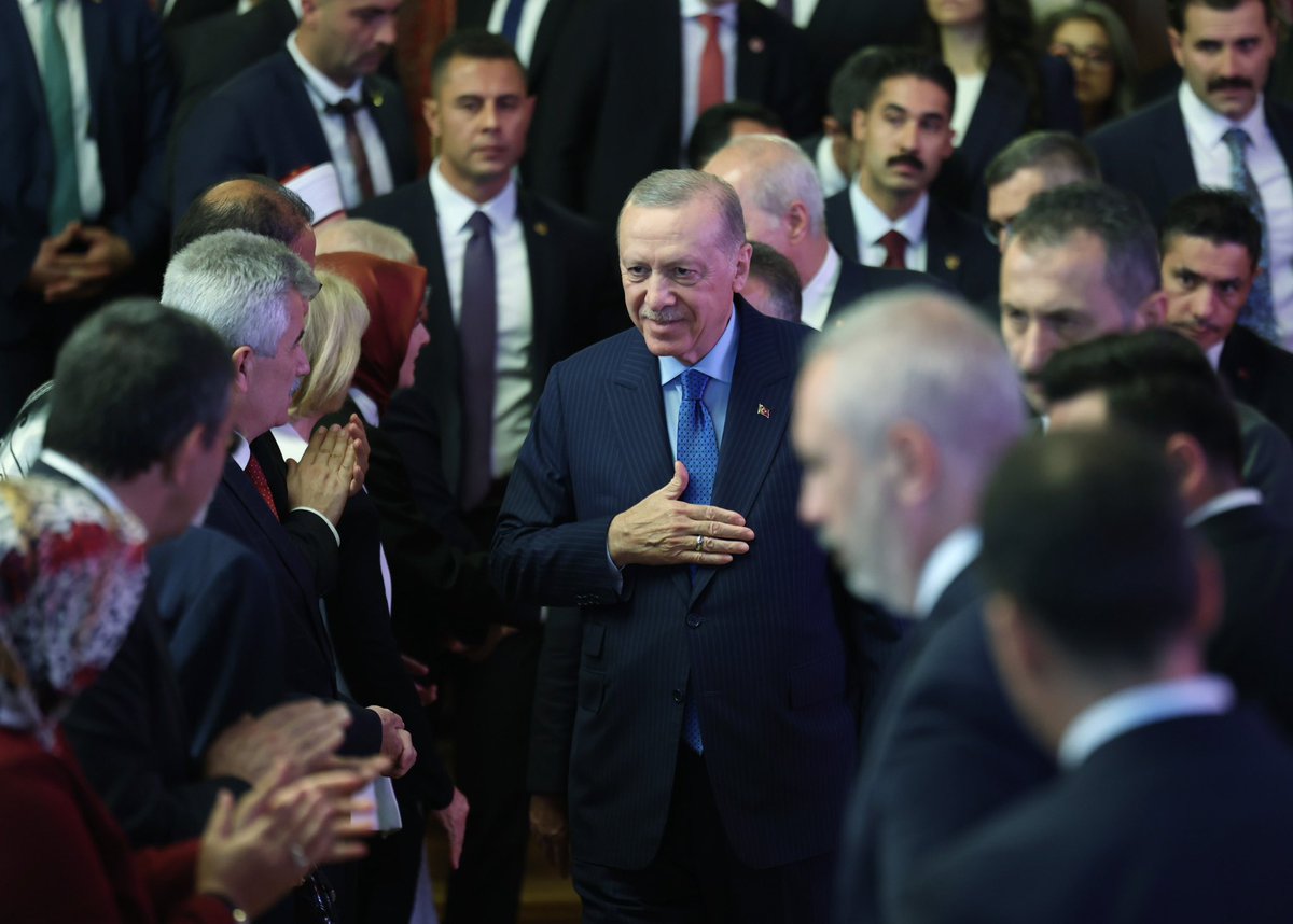 OA_BAK's tweet photo. #15Temmuz Demokrasi ve Millî Birlik Günü kapsamında, Cumhurbaşkanımız Sayın @RTErdogan ile birlikte, millî iradenin tecelligâhı Gazi Meclisimizdeyiz…

Birlikte yürüdüğümüz bu yolda; vatanımıza, milletimize ve demokrasimize sahip çıkmaya kararlılıkla devam edeceğiz!

Zaferin Adı Türkiye 🇹🇷