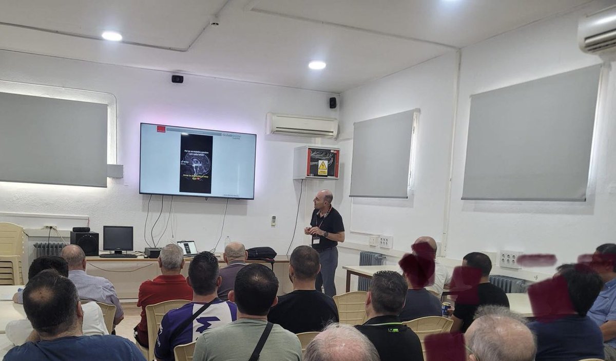 Muchísimas gracias a <a href="/AlinoMartinez/">Alino Martinez-Marcos</a> por su fantástica charla ayer en el centro penitenciario de Alcázar de San Juan sobre el funcionamiento del cerebro frente a las conductas adictivas en el marco del Programa de Ciencia en Prisión de <a href="/uclm_es/">Universidad de Castilla-La Mancha</a>