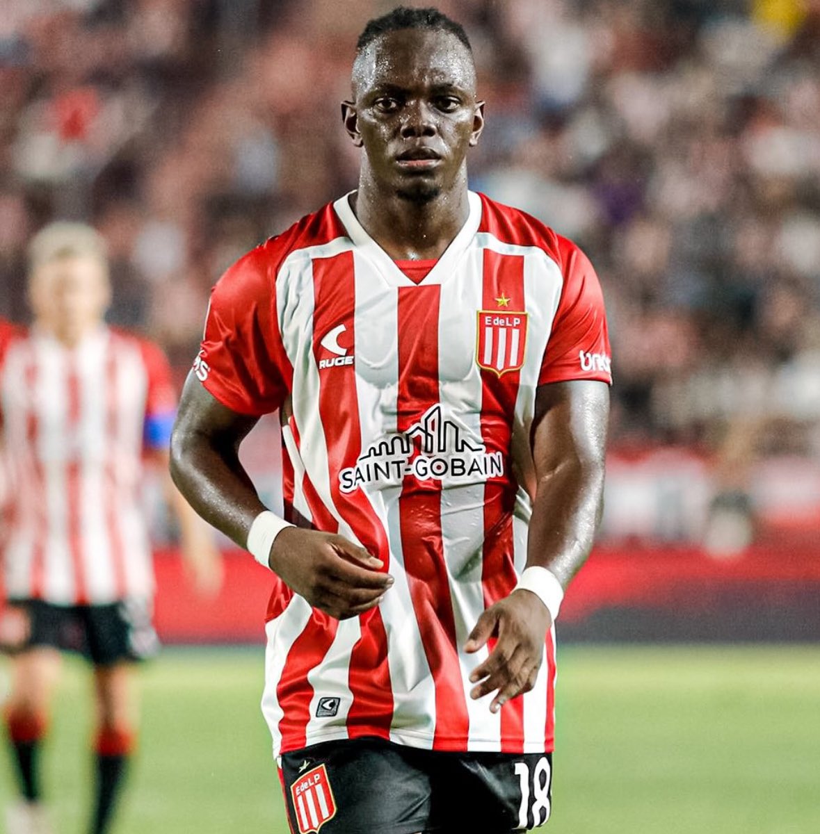 🇨🇴 Edwin Cetré hoy es el extremo más avanzado para llegar a Peñarol

➡️Se presentó una propuesta de cesión por un año, con cargo y opción de compra

➡️Estudiantes estaría afin a cerrar bajo estas condiciones, lo evalúa y contestaria en breve