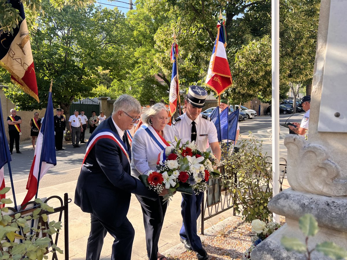 Joëlle Mélin (@joellemelinrn) on Twitter photo 14 juillet et dépôt de gerbe à Cuges les Pins avec M le Maire et le commandant de Gendarmerie de la zone : toujours un moment d’émotion et de fierté devant le monument de tous nos morts <a href="/RNational_off/">Rassemblement National</a> <a href="/MLP_officiel/">Marine Le Pen</a> <a href="/J_Bardella/">Jordan Bardella</a> 14 juillet et dépôt de gerbe à Cuges les Pins avec M le Maire et le commandant de Gendarmerie de la zone : toujours un moment d’émotion et de fierté devant le monument de tous nos morts <a href="/RNational_off/">Rassemblement National</a> <a href="/MLP_officiel/">Marine Le Pen</a> <a href="/J_Bardella/">Jordan Bardella</a>