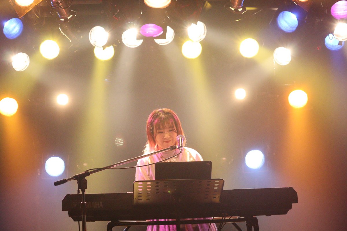 10nMorita's tweet photo. 7/15 BAYSIS PRESENTS
さおりんの活動休止前のライブ聴きに横浜BAYSISへ！ピアノ弾き語りで聴くの何年ぶりだろうか🤔めちゃくちゃ良かったぁ～
#沙乙里
#また逢う日まで
@SAORIQvQ https://t.co/BwhuzDxIZi