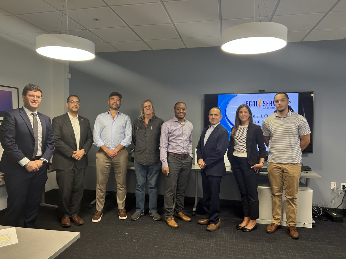 _LSGMI_'s tweet image. 🎉 July's Small Claims Clinic was proudly hosted by Littler Mendelson P.C. — thank you to their team and to all the amazing attorneys who volunteered their time! 💼⚖️ Because of your efforts, clients were able to prepare and file their small claims, gaining critical access to…