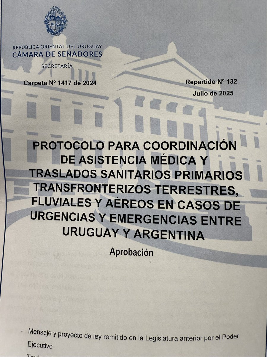 cdcamy's tweet image. En sesión del @SenadoUy, aprobando por unanimidad proyecto de ley que establece un Protocolo para coordinación de asistencia médica y traslados sanitarios primarios transfronterizos terrestres, fluviales y aéreos en casos de urgencias y emergencias entre Uruguay y Argentina.