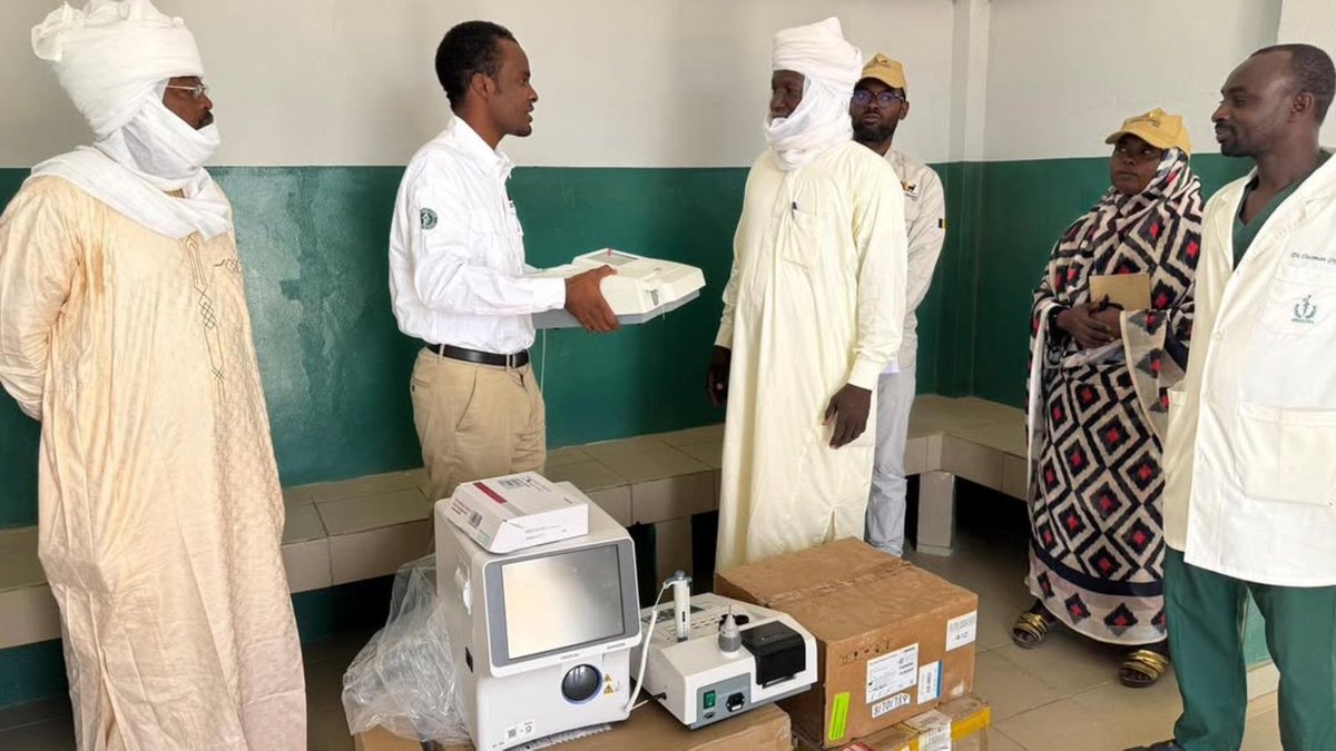 AfricanParks's tweet image. Better health for all.
With financial support from the European Union, Ennedi Natural and Cultural Reserve in Chad has been able to donate advanced medical equipment to the nearby Fada Hospital. It’s an important gesture that recognises that public health is a key component of…