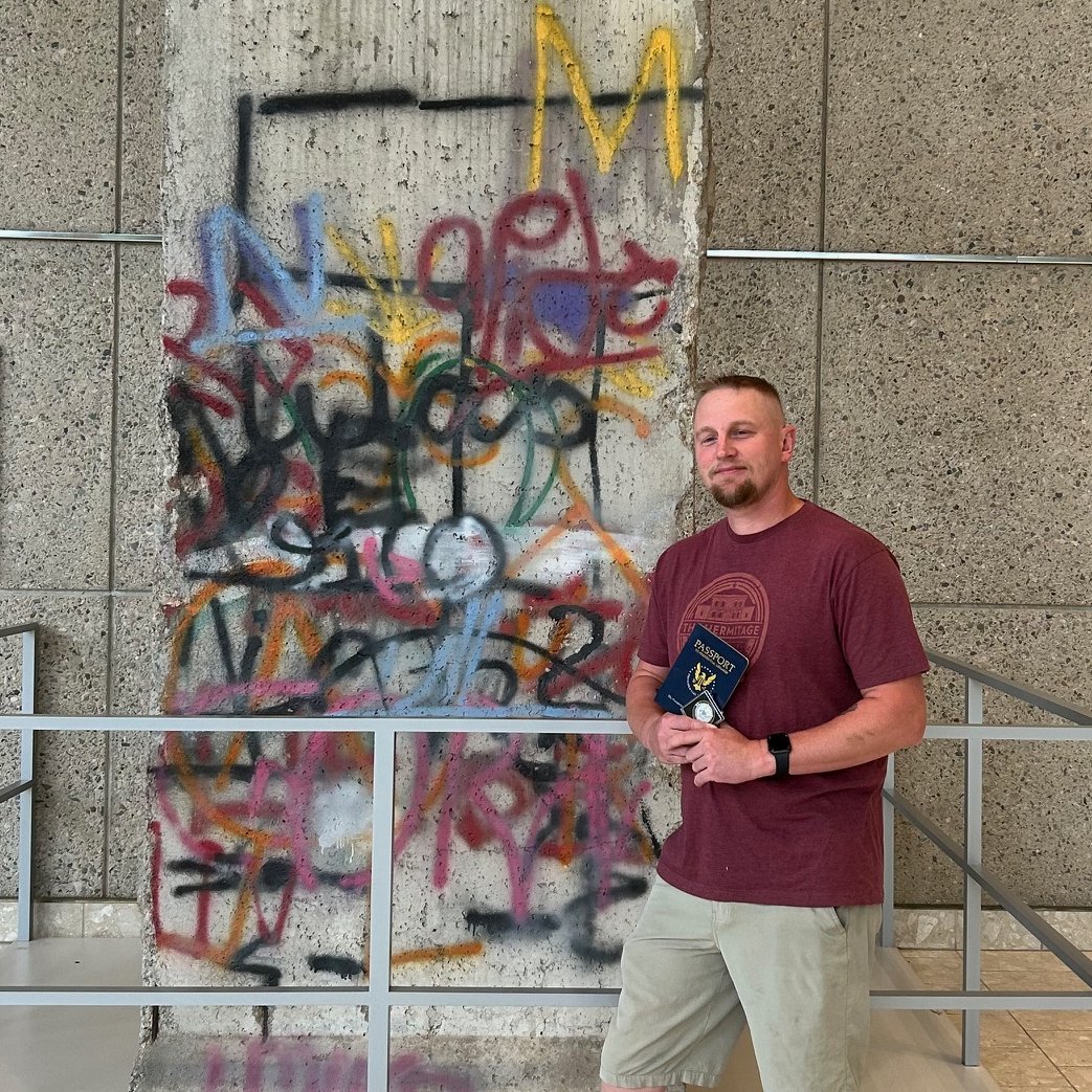 Ford_Library's tweet image. 🎉🥳Congratulations, Cody! 🥳🎉
This history-lover visited 13 NARA Presidential Libraries, starting with the George W. Bush Presidential Library in Dallas, Texas. He finished strong with a trip to the Gerald R. Ford Presidential Museum in Grand Rapids!