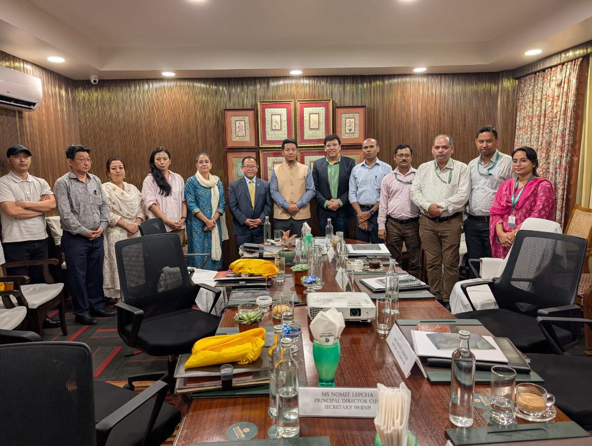 fcigangtok1's tweet photo. Hon’ble MP Shri Indra Hang Subba chaired a State Level Consultative Committee meeting with Food Secy Shri Anil Raj Rai,IAS, FCI WB Shri Manmohan Singh Saran, officials from GoS &amp; FCI staff to discuss PDS &amp; food security in Sikkim. #FCI #FoodSecurity #Sikkim #PDS #Governance https://t.co/zJPD7PMt1V
