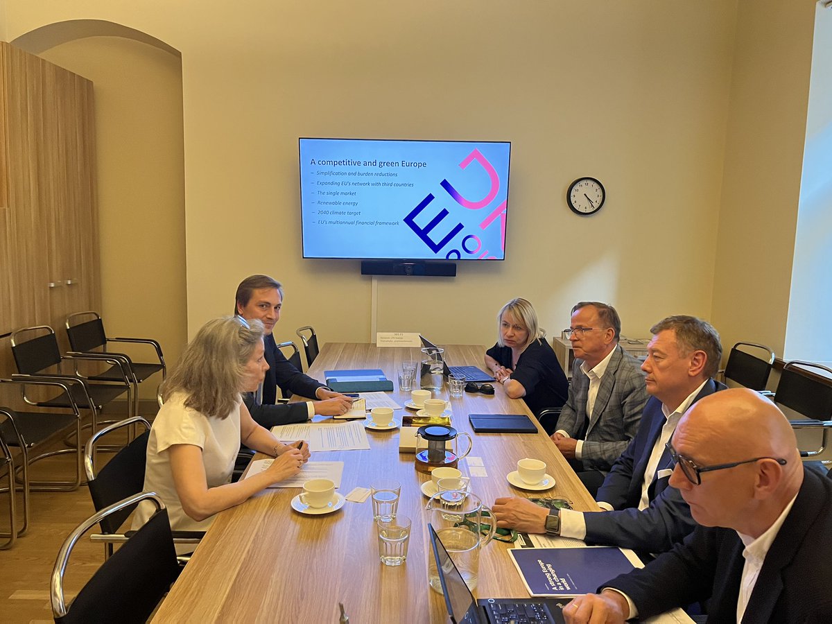 DKAMBinLT's tweet image. A vivid engagement this afternoon with the Lithuanian Confederation of Industrialists about the priorities of the Danish EU Presidency. Thanks to @VidmantasBOD for the invitation.