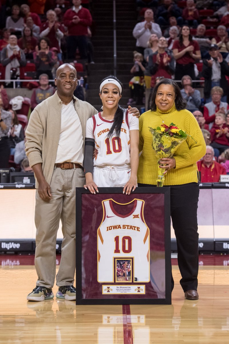 CycloneWBB's tweet image. Happy birthday, Nia Washington! 🥳