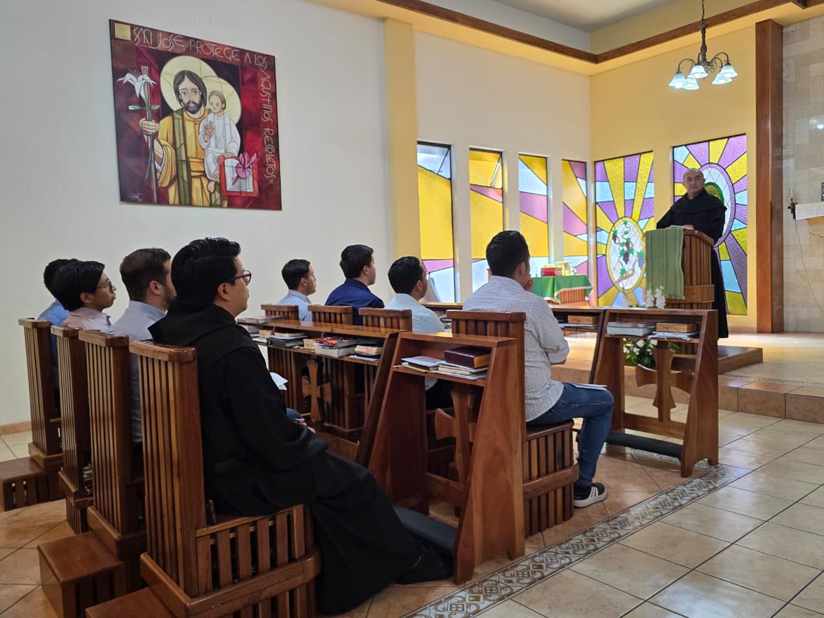 oar_candelaria's tweet photo. #FamiliaAgustinoRecoleta Ayer, 14 de junio, inició la visita de Renovación a las comunidades de la Delegación de Guatemala, 🇬🇹 en la comunidad del Seminario San Agustín, Mixco. Hoy se visitará el Colegio Agustiniano.🤲🏼 https://t.co/KmO3wurdC8