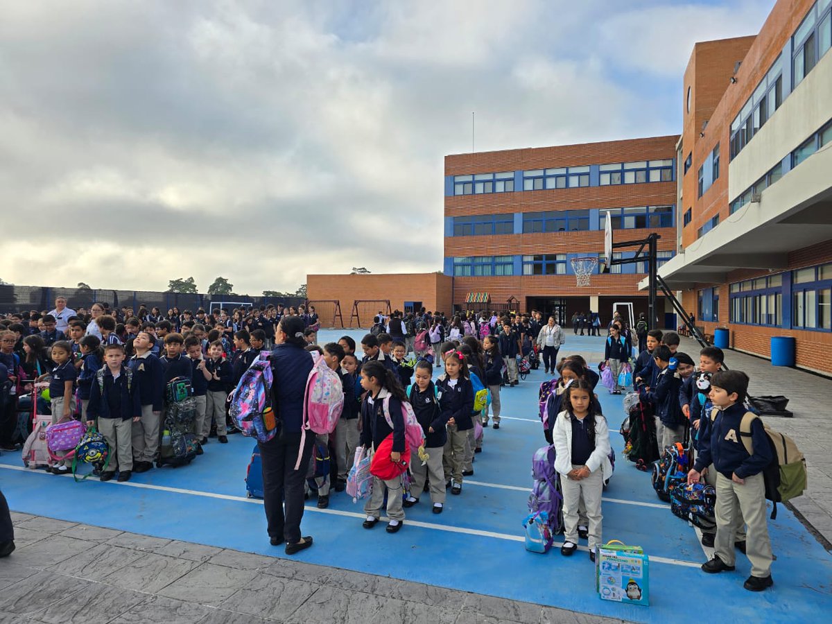 oar_candelaria's tweet photo. #FamiliaAgustinoRecoleta Ayer, 14 de junio, inició la visita de Renovación a las comunidades de la Delegación de Guatemala, 🇬🇹 en la comunidad del Seminario San Agustín, Mixco. Hoy se visitará el Colegio Agustiniano.🤲🏼 https://t.co/KmO3wurdC8