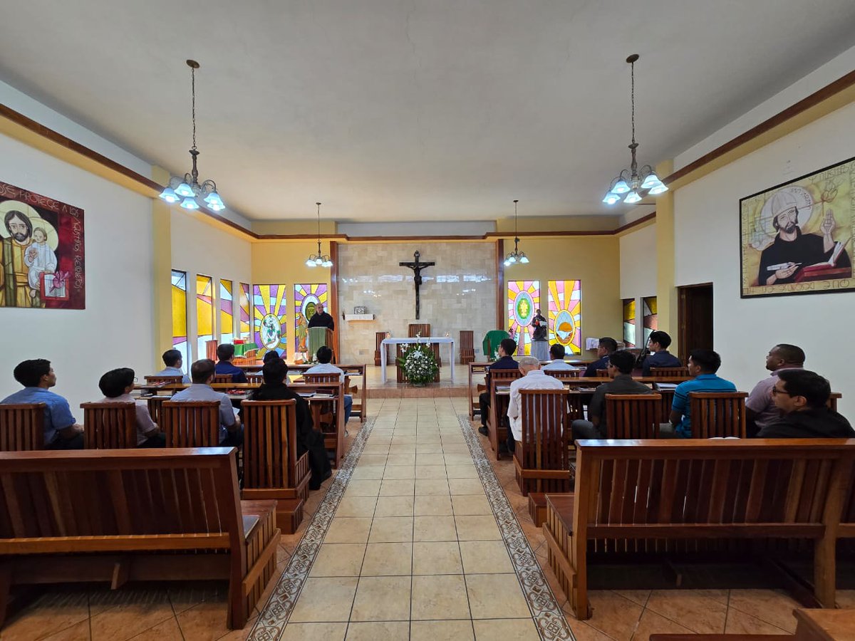 oar_candelaria's tweet photo. #FamiliaAgustinoRecoleta Ayer, 14 de junio, inició la visita de Renovación a las comunidades de la Delegación de Guatemala, 🇬🇹 en la comunidad del Seminario San Agustín, Mixco. Hoy se visitará el Colegio Agustiniano.🤲🏼 https://t.co/KmO3wurdC8