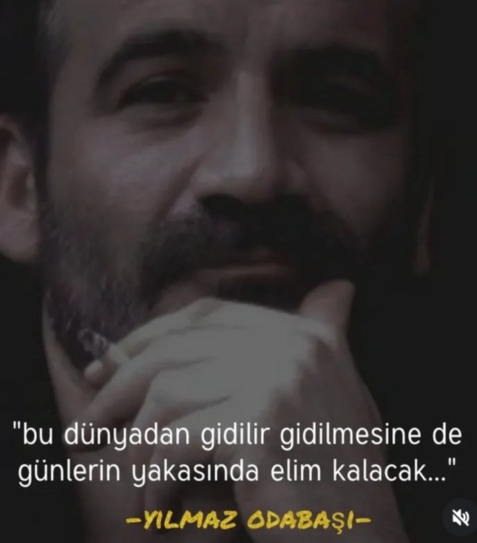 AcaralSevgi's tweet image. Yoruldum ve yanıldım
Vuslatların izinde.
Beyhude kederlerde
Sözüm kalacak.
Ömrümü bu rüzgarlara
Savurmamı saymazsak
Bu serseri yağmurlar da
Aklım kalacak.
Bu dünyadan gidilir gidilmesine de
Günlerin yakasında elim kalacak.