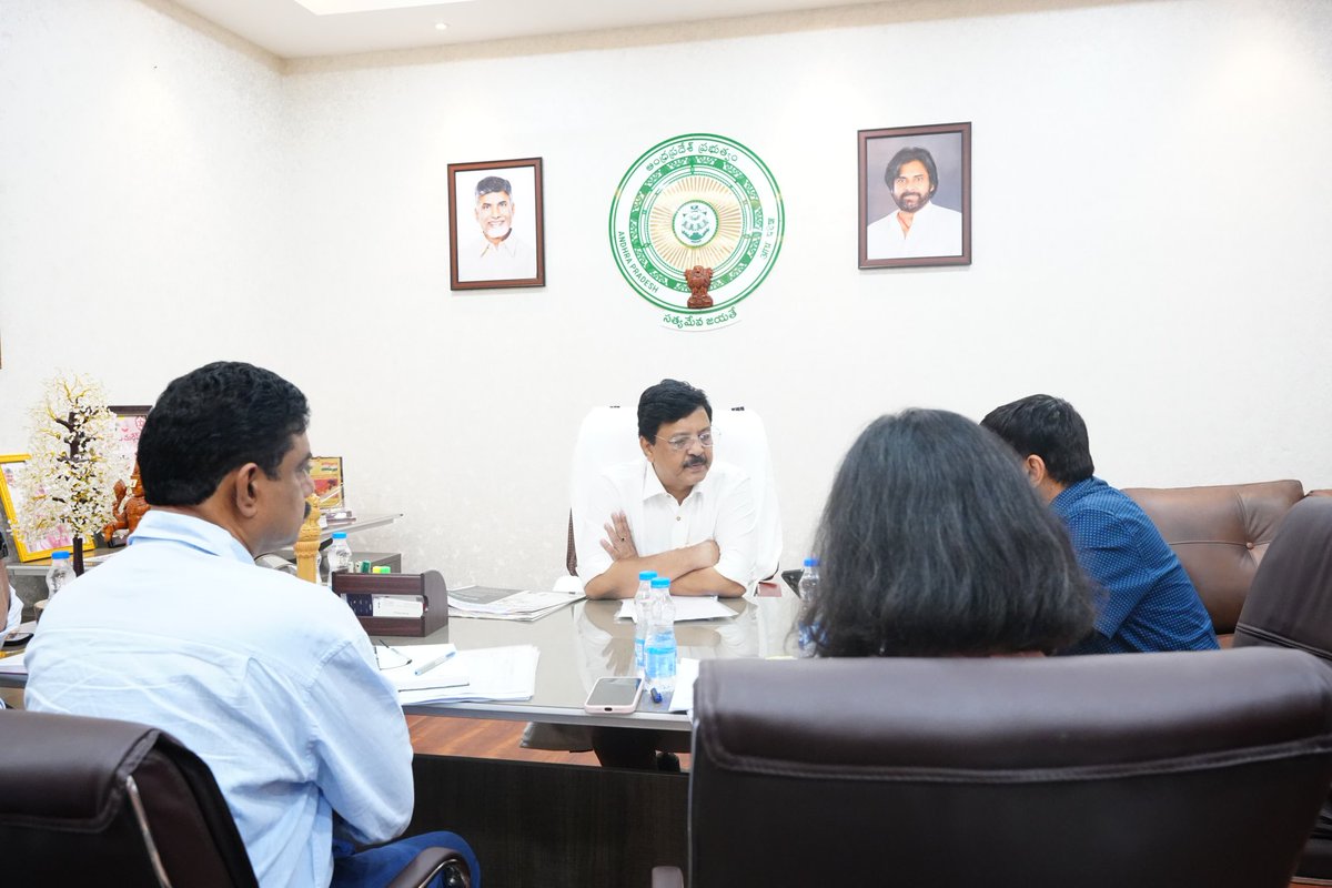 రాష్ట్ర పర్యాటక రంగాన్ని నూతనంగా అభివృద్ధి చేసే దిశగా ప్రత్యేక కార్యాచరణకు శ్రీకారం చుట్టాం. దీనిలో భాగంగా వెలగపూడి సచివాలయంలో టూరిజం శాఖ అధికారులతో సమీక్ష నిర్వహించాను.

ఈ సందర్భంగా పలు ముఖ్యాంశాలపై చర్చించాం:
✅ రాష్ట్రానికి విస్తృత ప్రచారం కోసం హైదరాబాద్, చెన్నై, బెంగుళూరు,