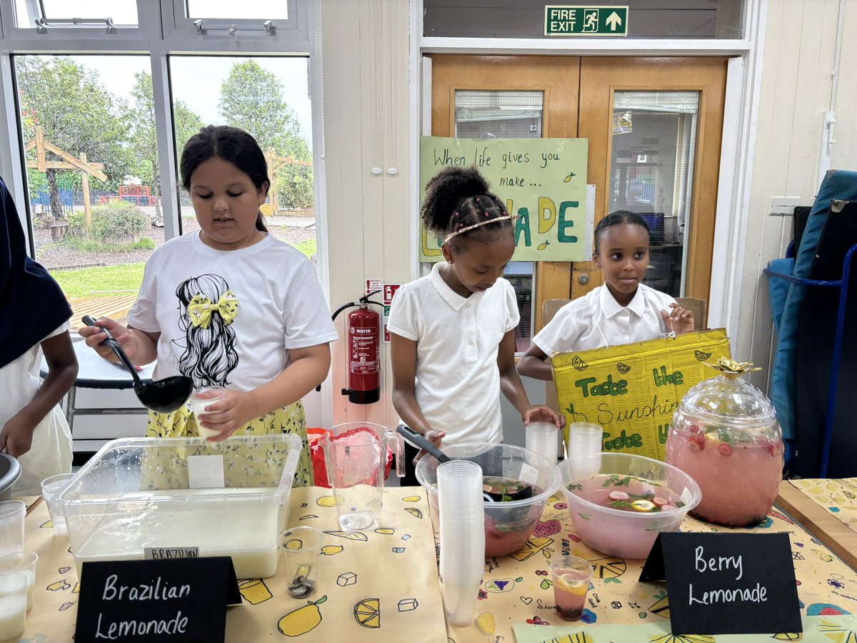 StMarysMossSide's tweet image. Young entrepreneurs have designed, made, branded and advertised and now let’s eat and drink for a great cause!