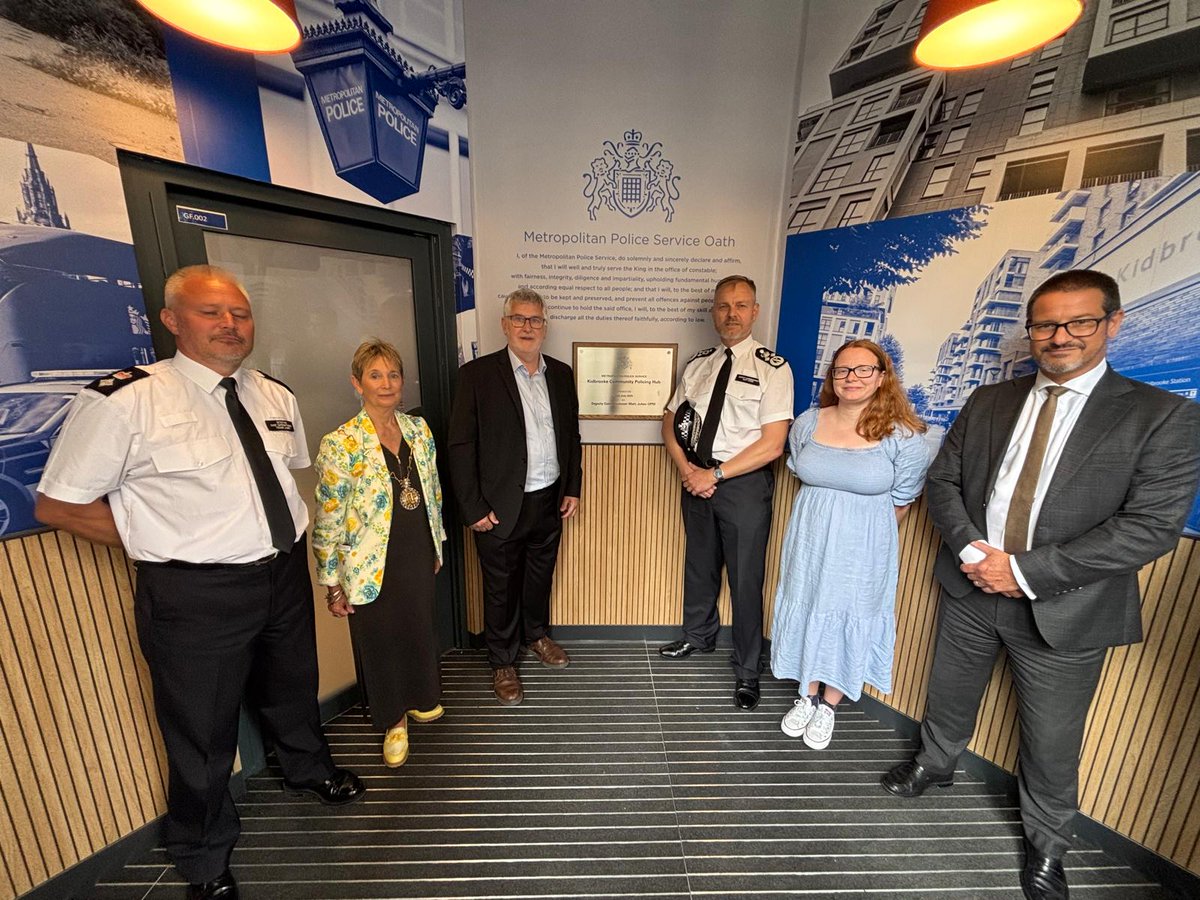 racheltaggart5's tweet image. Very pleased to join Mayor @CllrLindaBird and @CliveEfford MP for the opening of the new Kidbrooke Police Base, which will host 6 police teams.