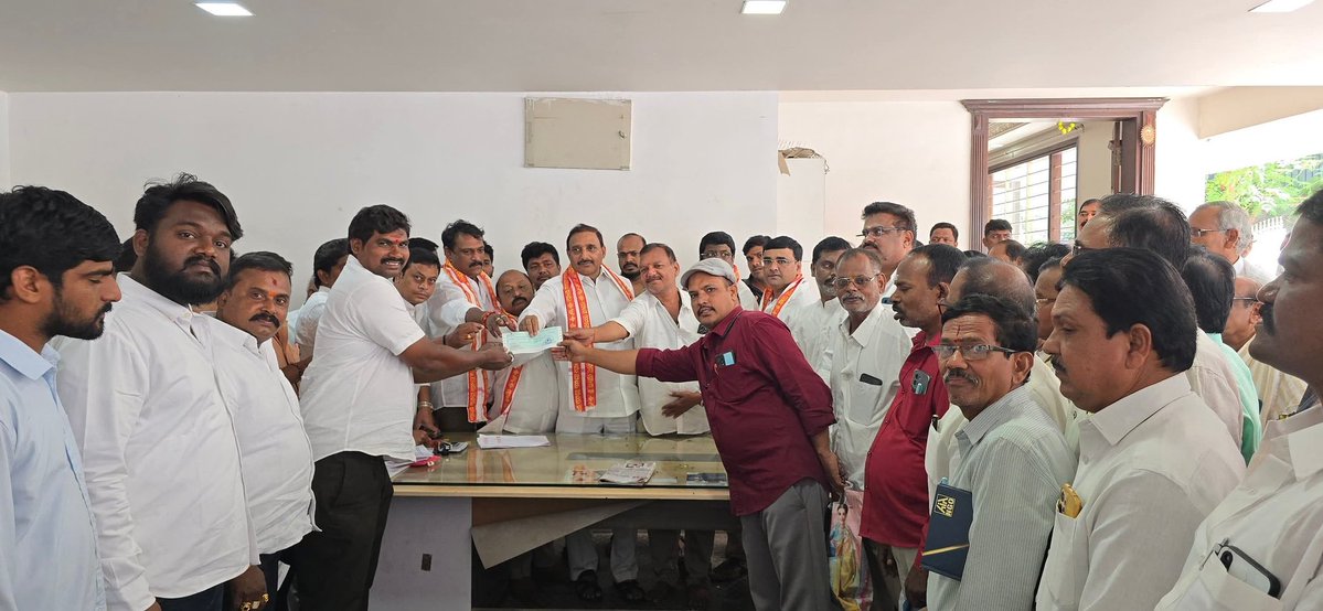 తెలంగాణ రాష్ట్ర సంస్కృతి ,సంప్రదాయాలకు ప్రతీక అయిన బోనాల పర్వదినం సందర్భంగా బోనాల పండుగను  అంగరంగ వైభవంగా జరుపుకునేందుకు వీలుగా తెలంగాణరాష్ట్ర ప్రభుత్వం మంజూరు చేసిన  శేరిలింగంపల్లి నియోజకవర్గ పరిధిలోని 92 దేవాలయాలకు గాను మంజూరైన  రూ.30,61,000/ ముప్పై లక్షల అరవై ఒక వెయ్యి రూపాయలు