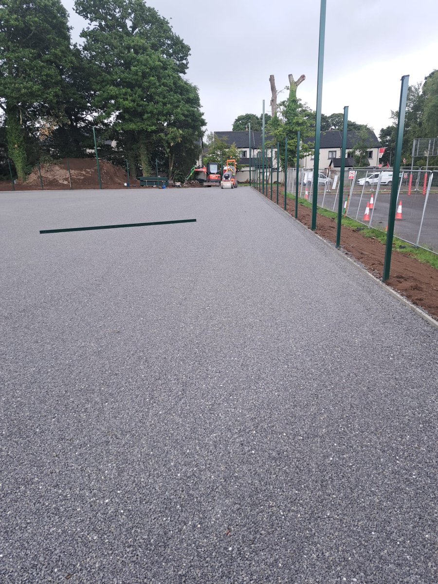 PST_Sport's tweet image. ✅ Pitch base complete and ready for carpet here at Gaelscoil Faithleann in Killarney for a 40m x 25m artificial grass pitch. This state-of-the-art facility will be a fantastic addition to the school, providing a safe, durable and all-weather space for school sports.