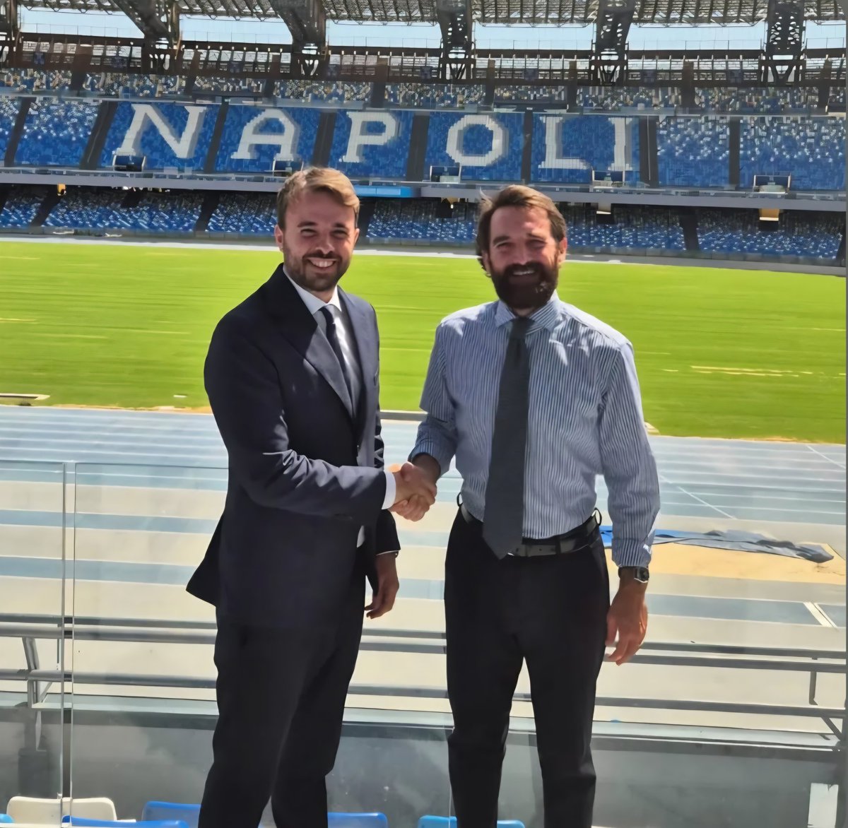 Altro che Darwin Nunez, <a href="/sscnapoli/">Official SSC Napoli</a> ha piazzato il colpaccio qui 👇 In bocca al lupo <a href="/mirkocalemme/">Mirko Calemme</a> 💙

#NapoliaiNapoletani