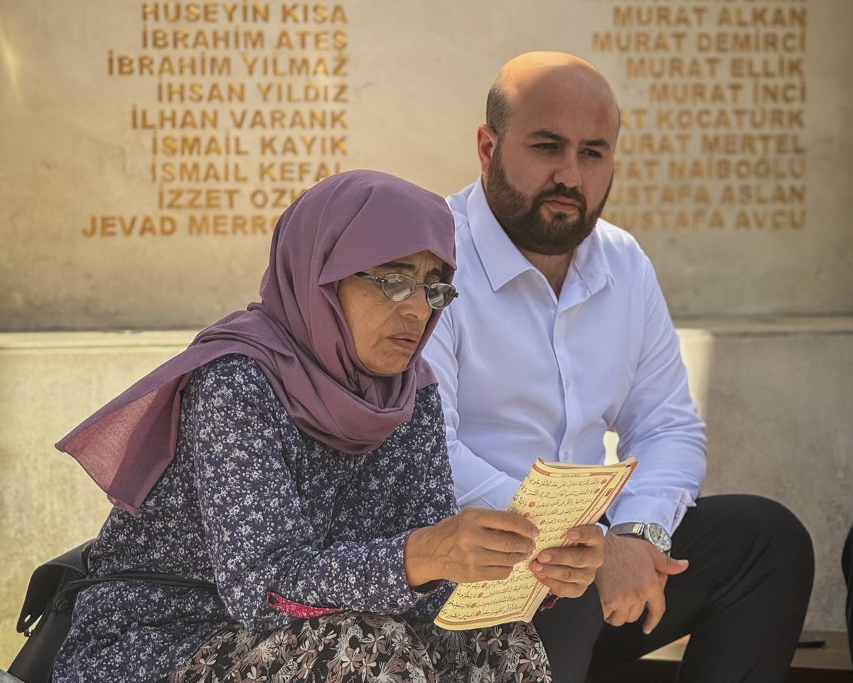 AK Gençlik Üsküdar (@akgencuskudartr) on Twitter photo 📍15 Temmuz Şehitler Makamı
İlçe Gençlik Kolları Başkanımız <a href="/barisclik34/">Barış ÇELİK</a>, Üsküdar Gençlik Kolları Yönetim Kurulu Üyelerimiz ve İl Yönetim Kurulu Üyemiz <a href="/kubraysber/">Kübra Şimşek</a> ile birlikte Hafıza 15 Temmuz müzesi ve 15 Temmuz Şehitler Makamını ziyaret ettik.
#15TemmuzDestanı 📍15 Temmuz Şehitler Makamı
İlçe Gençlik Kolları Başkanımız <a href="/barisclik34/">Barış ÇELİK</a>, Üsküdar Gençlik Kolları Yönetim Kurulu Üyelerimiz ve İl Yönetim Kurulu Üyemiz <a href="/kubraysber/">Kübra Şimşek</a> ile birlikte Hafıza 15 Temmuz müzesi ve 15 Temmuz Şehitler Makamını ziyaret ettik.
#15TemmuzDestanı