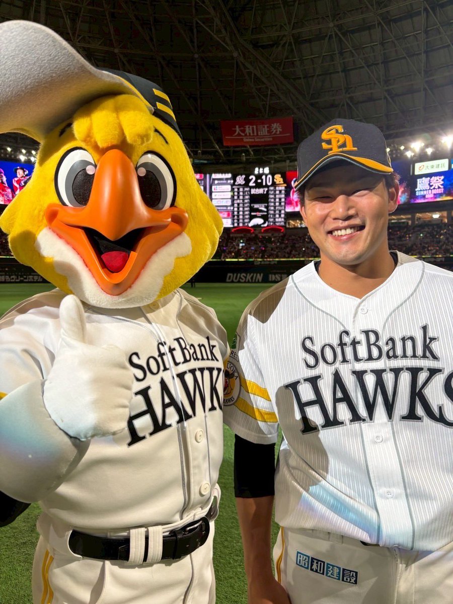 hawksHarry's tweet image. たかほー☆2連勝!!
今日は初ホームランが2本も⚾️
山本選手、ダウンズ選手おめでとう!
海野選手は、ハッピーバースデー🎂
明日も勝ってカード勝ち越すぞ♪♪
オールスター前、ドームでの試合はラスト!
いっぱい盛り上がって行きましょう👊🏻
今日も熱い応援ありがとうございました!
#sbhawks