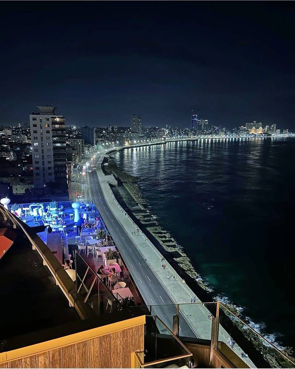 lianystr's tweet image. Enjoy the skyline of Havana. Don’t miss the chance to visit one of the most beautiful cities in the world. #CubaUnica