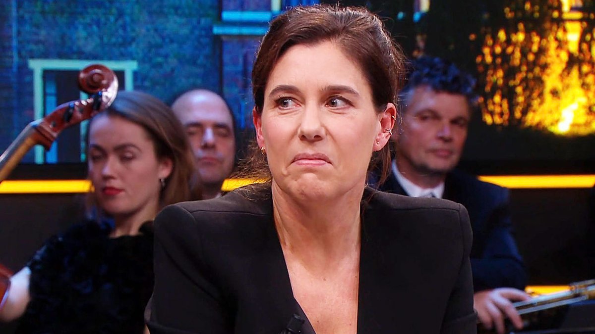 Naaldhak1's tweet image. Die @RTL wil de @NPO links inhalen. De Belgische linkse eigenaar / familie clan, drukt zijn stempel erop. 
#RTL #links #floorbremer #petervandervorst