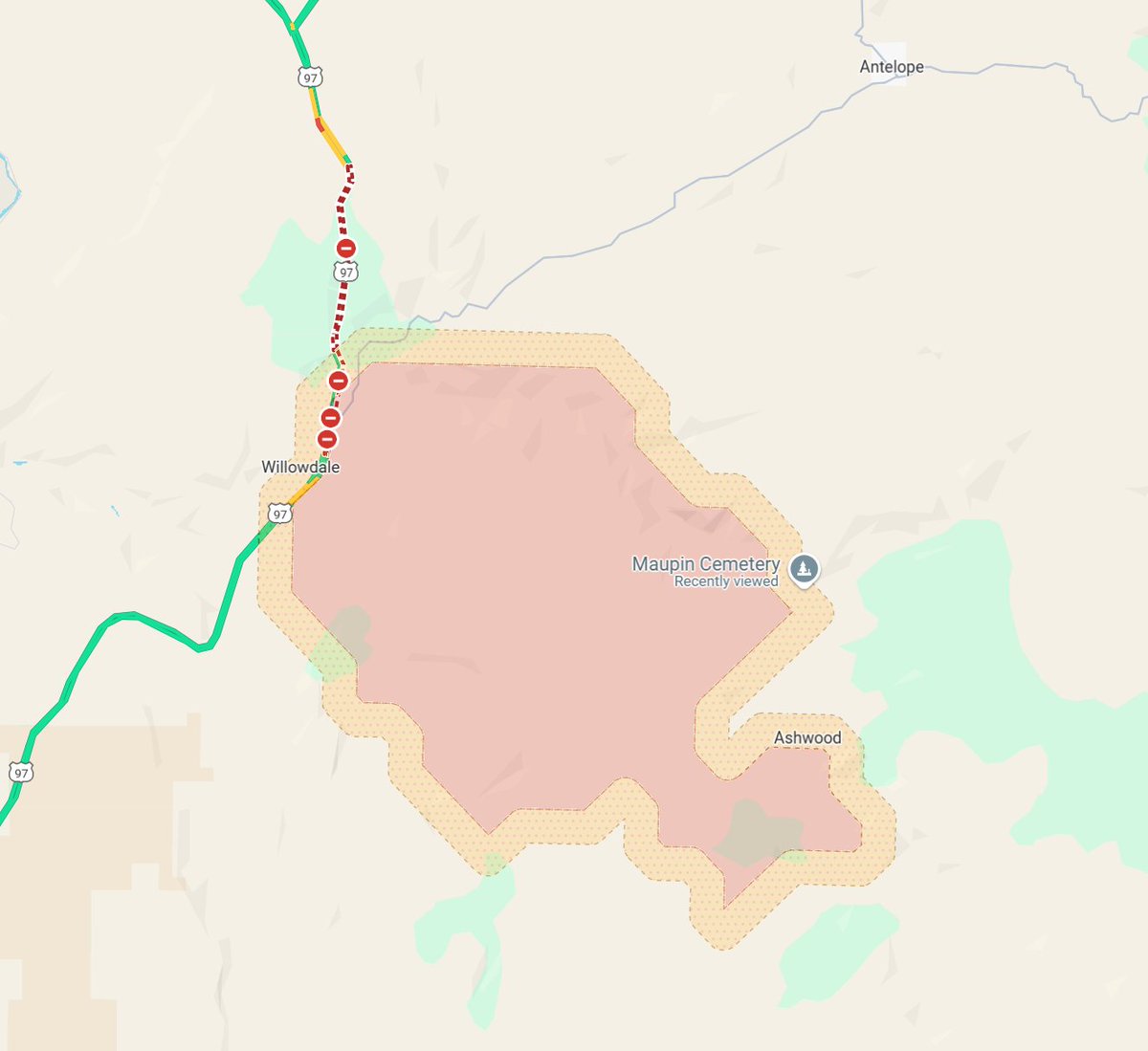 LivingInKaos's tweet image. Just a heads up for anyone doing some Oregon traveling today or near future - The Cram fire over in Central Oregon has exploded and has found its way to HWY 97 closing the hwy from just north of Willowdale. If you are traveling in the area soon, be sure to check for updates on…