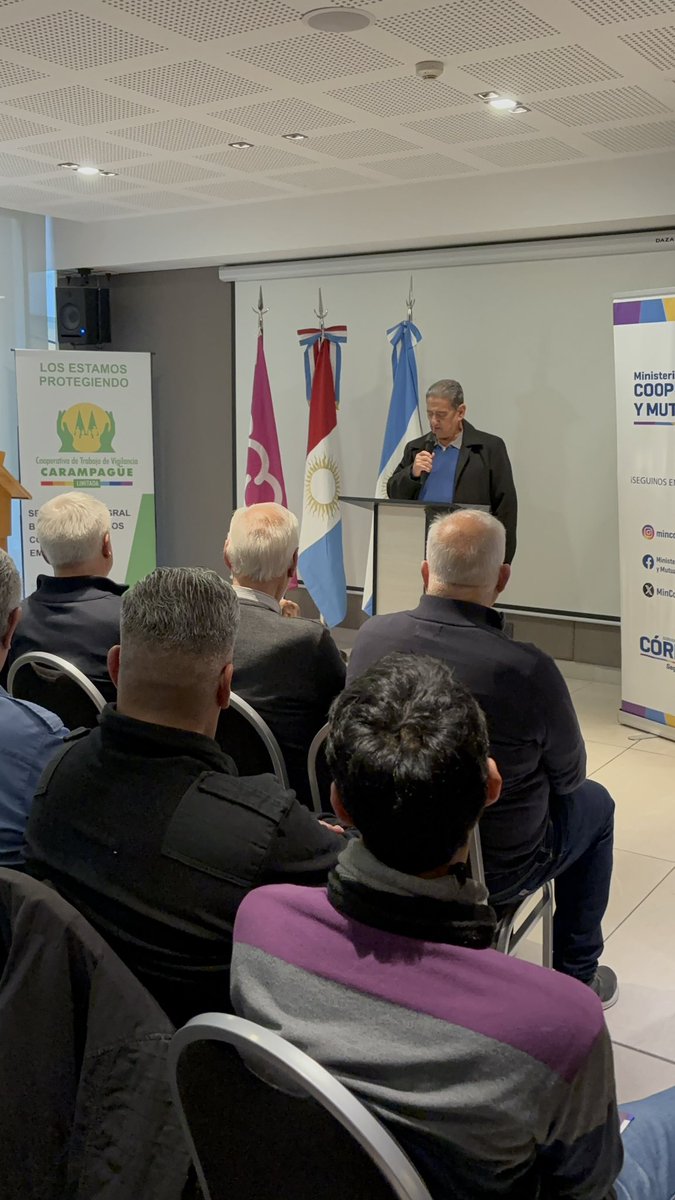 MinCoopCba's tweet image. Acompañamos a la Cooperativa de Trabajo de Vigilancia Carampagüe Ltda., en un programa de capacitaciones a sus asociados, de parte de los mejores profesionales.
Estas capacitaciones, sobre diversas temáticas, harán de sus miembros trabajadores más eficientes.
#SeguimosHaciendo