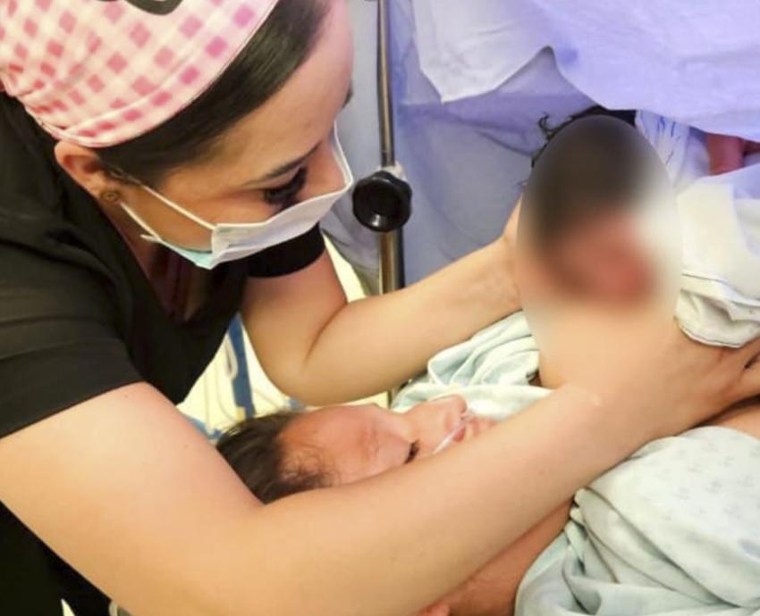 Prensa_UdeG's tweet image. Nace “bebé arcoíris” en el @HospitalCivil bajo programa “Código mariposa”. 👶🍼
💻📲➡️ udg.mx/es/noticia/nac…