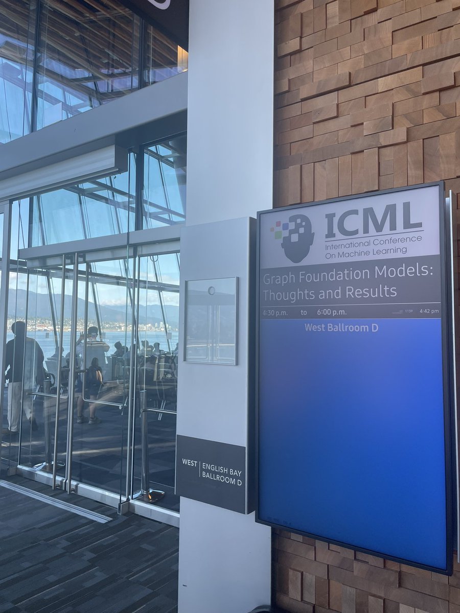 mayabechlerspei's tweet image. So many ppl came to hear the expo on Graph Foundation Models at #ICML2025 by @michael_galkin @phanein .
This makes me so happy! 🥹
As a contrast to the paper we will present on Thursday, we really should make sure Graph Learning WILL NOT lose relevance😉