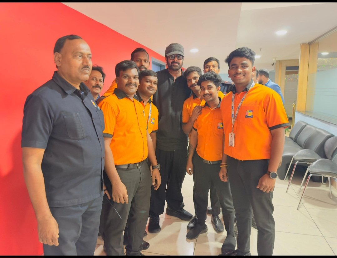 CinemaLetsknow's tweet photo. Power meets precision. ❤️

Our darling #Prabhas and Prashanth Neel caught the adrenaline rush of #F1Movie at #PCX last night. 

Thank you for choosing Prasads, always! https://t.co/Rbec38MVi0