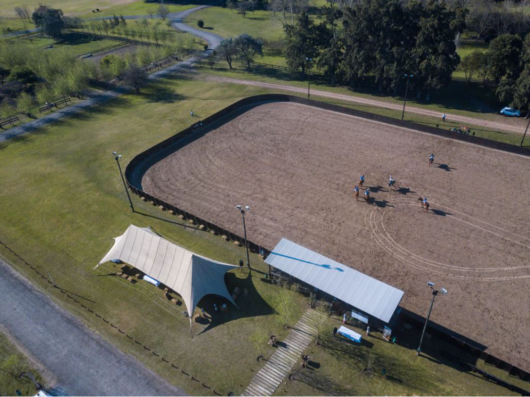 Arena Polo is all about control, agility and year-round play—even in winter or rain. Improve your technique with fewer horses, better performance, and a more intense game.