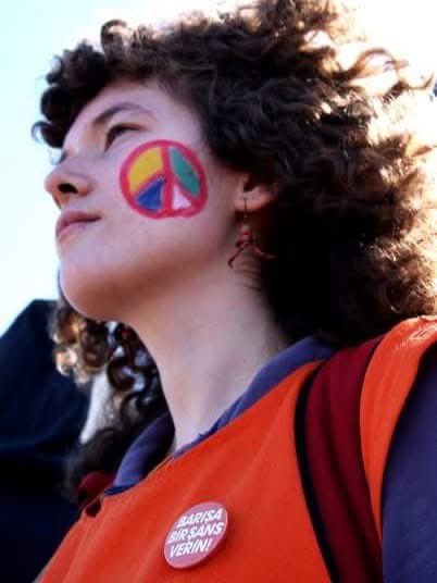 İkinci Yeşiller Partisi’nde, Ankara’da Gezi’den nükleer karşıtı yürüyüşlere, TBMM kapısından 1 Mayıslara kadar hep yan yana durduğumuz gerçek bir Yeşil, arkadaşım Gülnur Öztaş’ı kaybetmişiz.

İnsan ve doğa için daha iyi bir dünya dışında bir dileği olduğunu ne gördüm ne duydum.