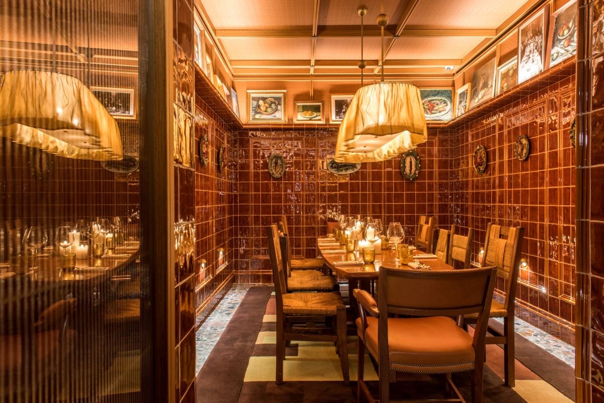 Madrid brilla con fuerza en el mapa del turismo de lujo con nuevos hoteles que elevan la experiencia de alojamiento 🌟 Diseño firmado por #PhilippeStarck, suites con historia en el Barrio de las Letras y propuestas culturales a medida definen una oferta pensada para el viajero