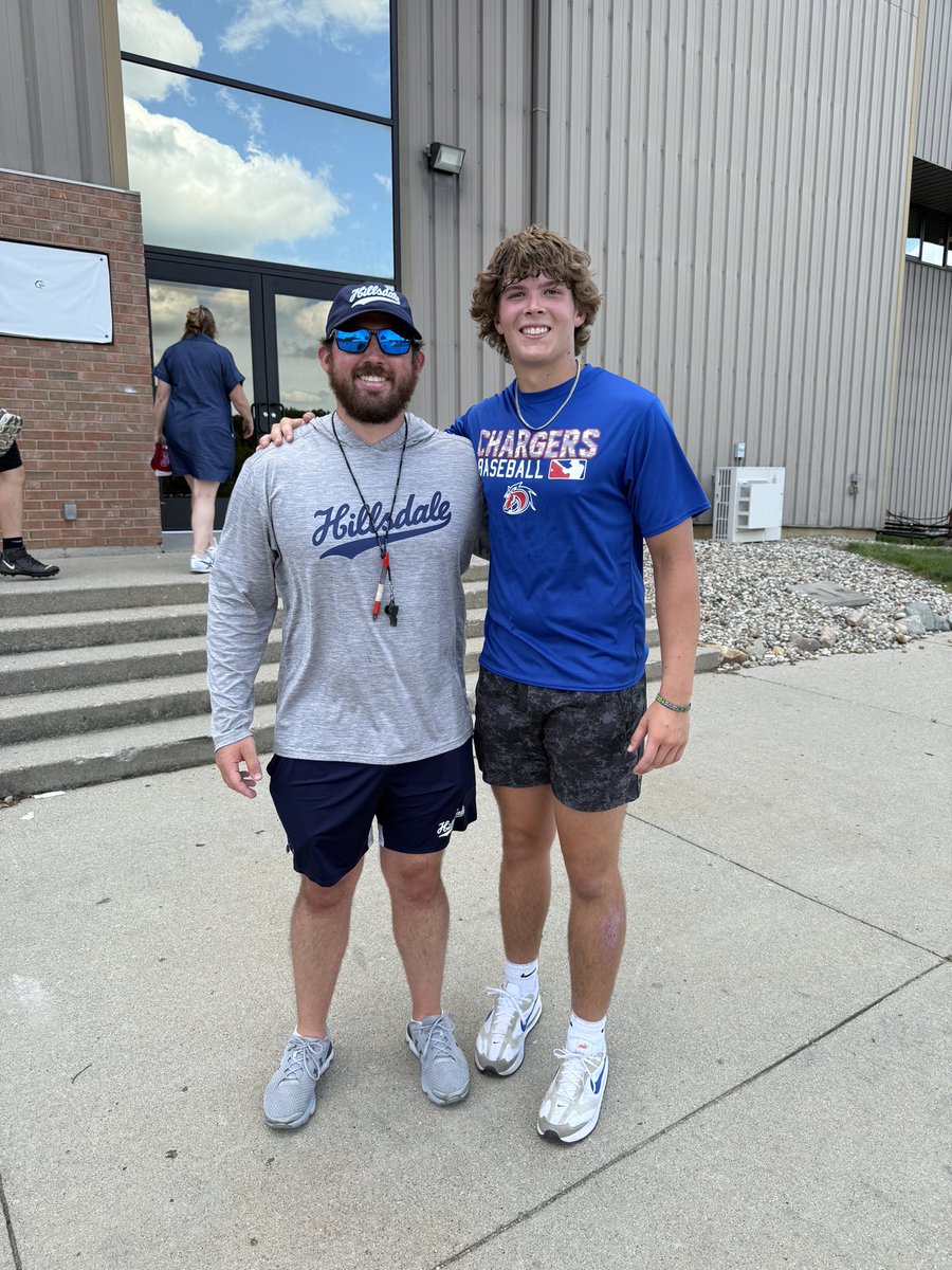 mckale_bottles's tweet image. Had a great time at Hillsdale over the weekend. Thank you @CoachDeckard for having me. Can’t wait to be back on campus‼️@CoachShreff @HCChargers @PrepRedzoneIN @_ANEC_SportsIN